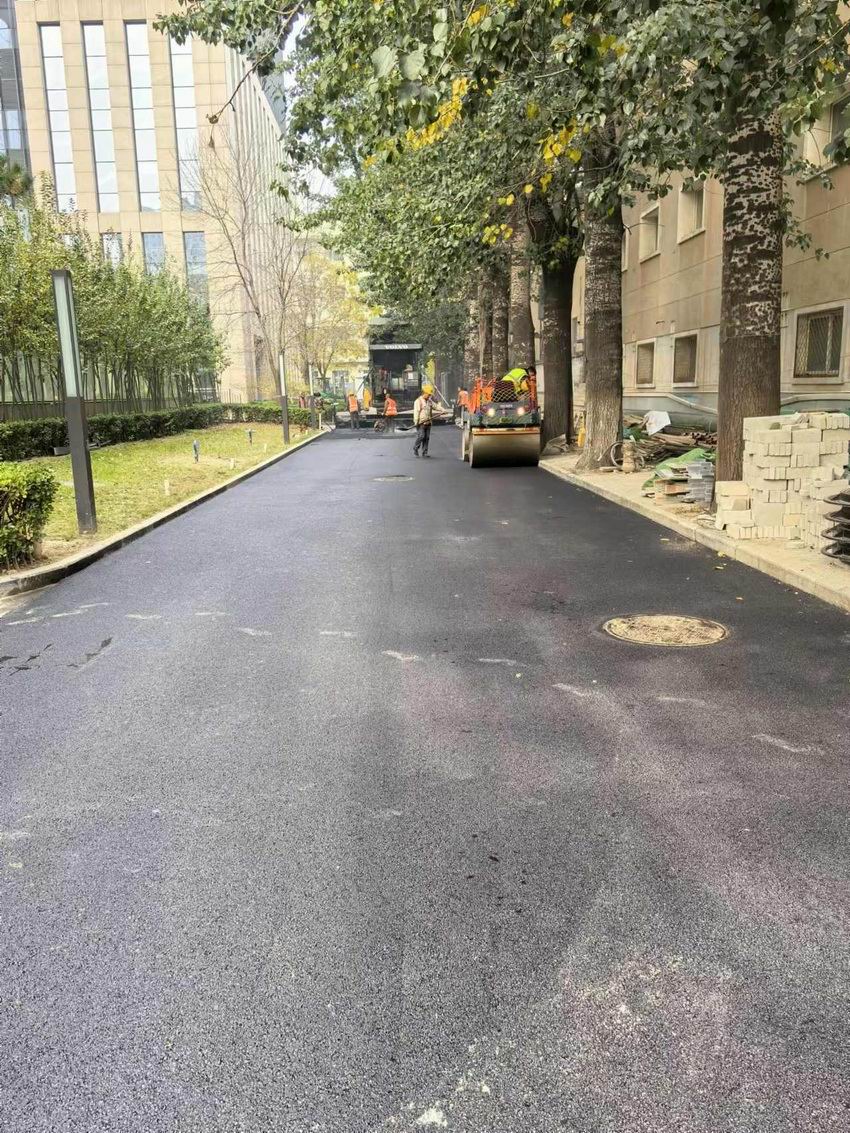 沥青道路施工